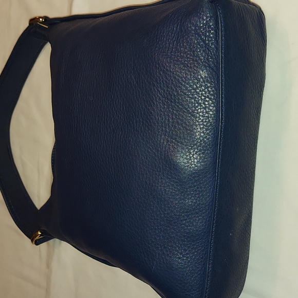 Micheal Kors  Navey Blue Soft Leather Bag. - Picture 3 of 10